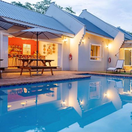 Phezulu Guest Lodge Victoria Falls Exterior foto