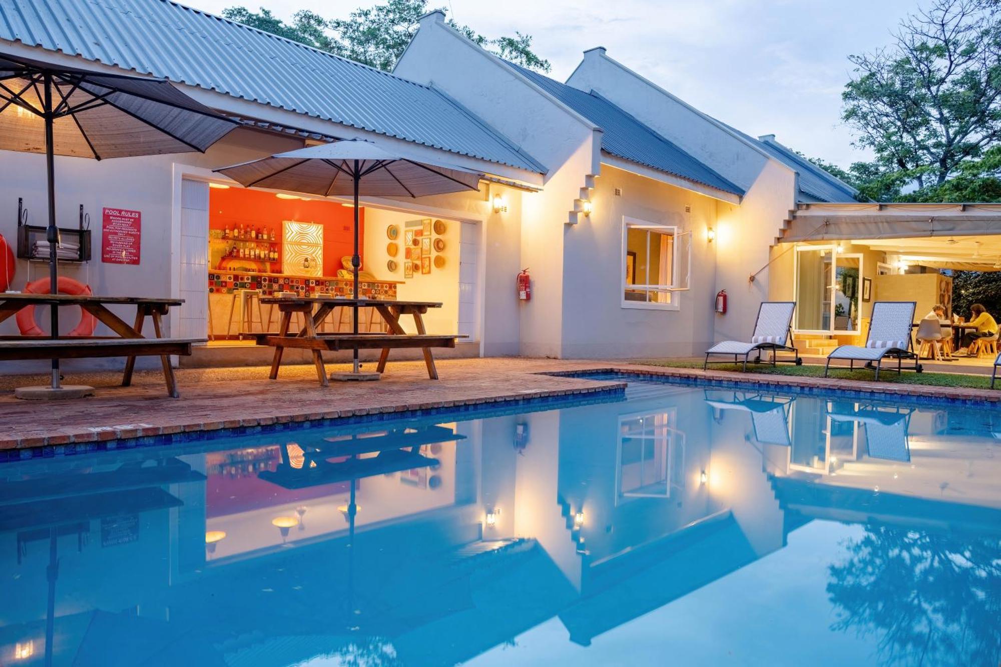 Phezulu Guest Lodge Victoria Falls Exterior foto
